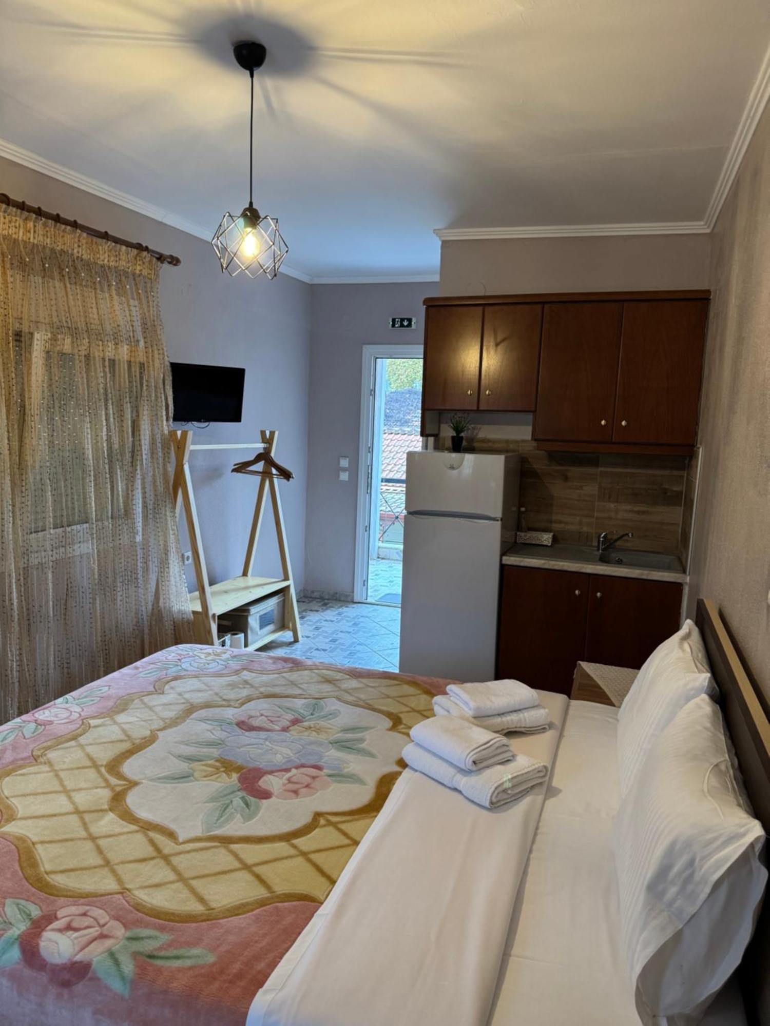 Agapi Hotell Órma Eksteriør bilde